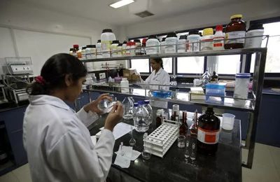 中國(guó)與“世界藥房”印度的互利共生 A Symbiotic Pharmaceutical Relationship